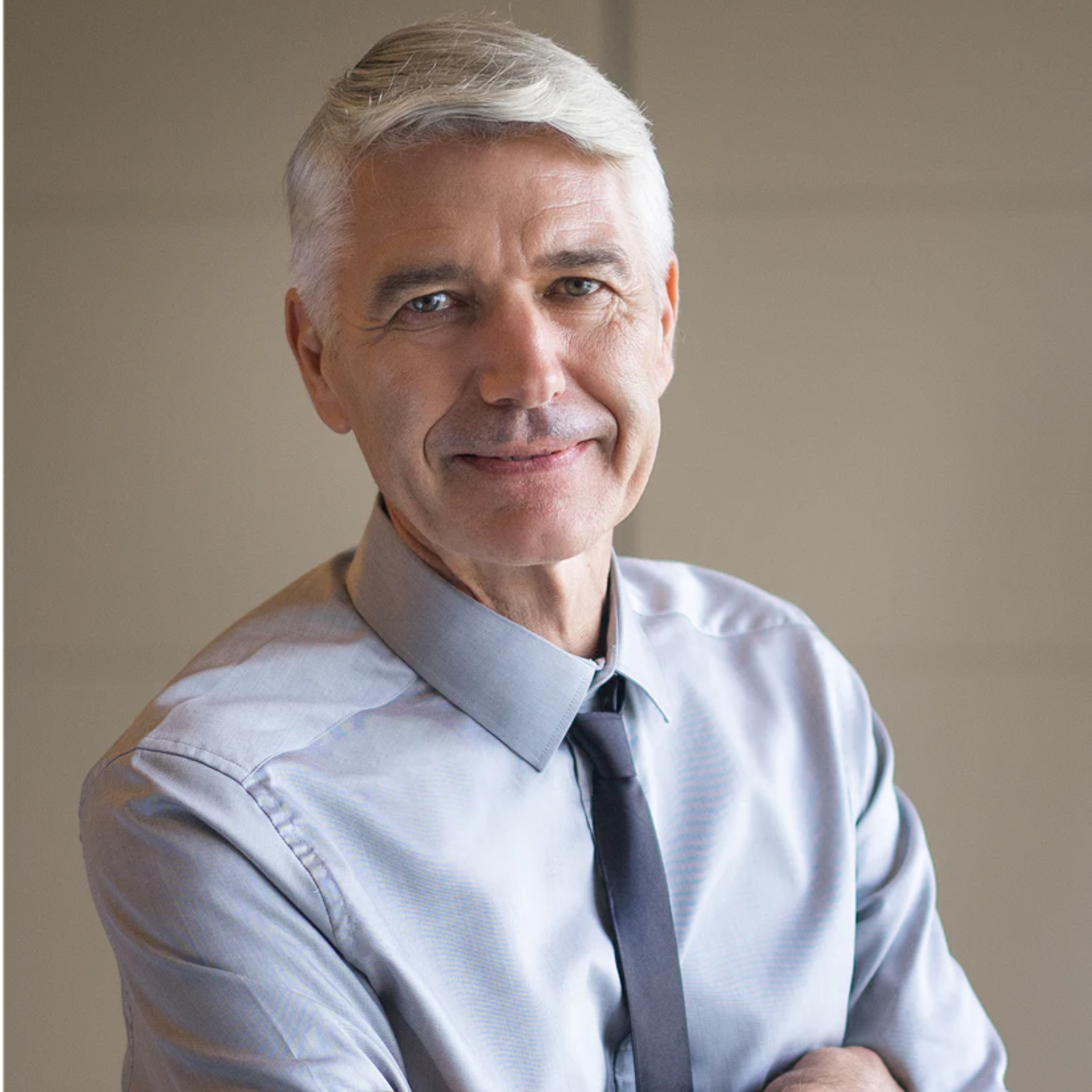 <em><strong>Dr. Javier Morales</strong></em>